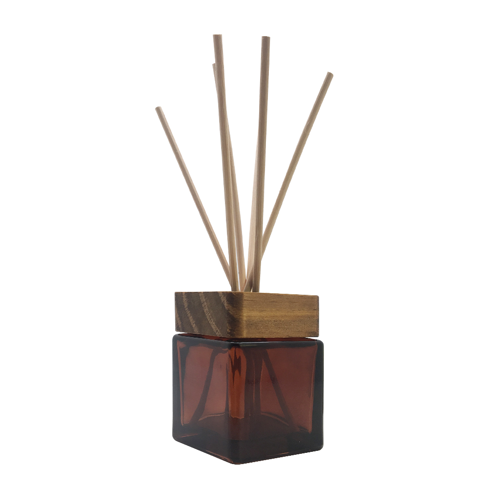 wholesale private logo 100ml wooden top amber rattan reed diffuser bottle with gift box for home fragrance and hotel air fresh