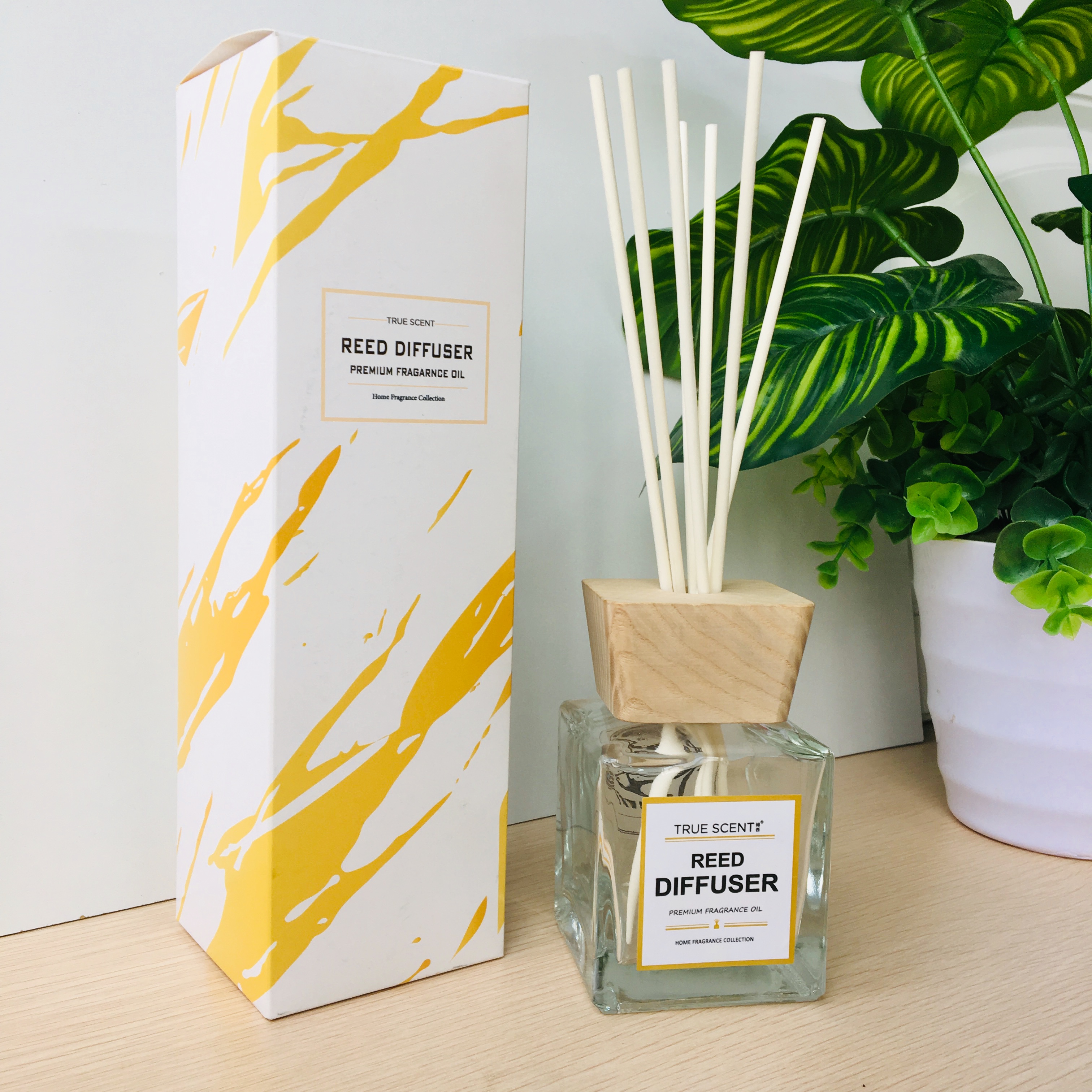 wholesale private logo 150ml wooden top clear rattan reed diffuser bottle with gift box for home fragrance and hotel air fresh