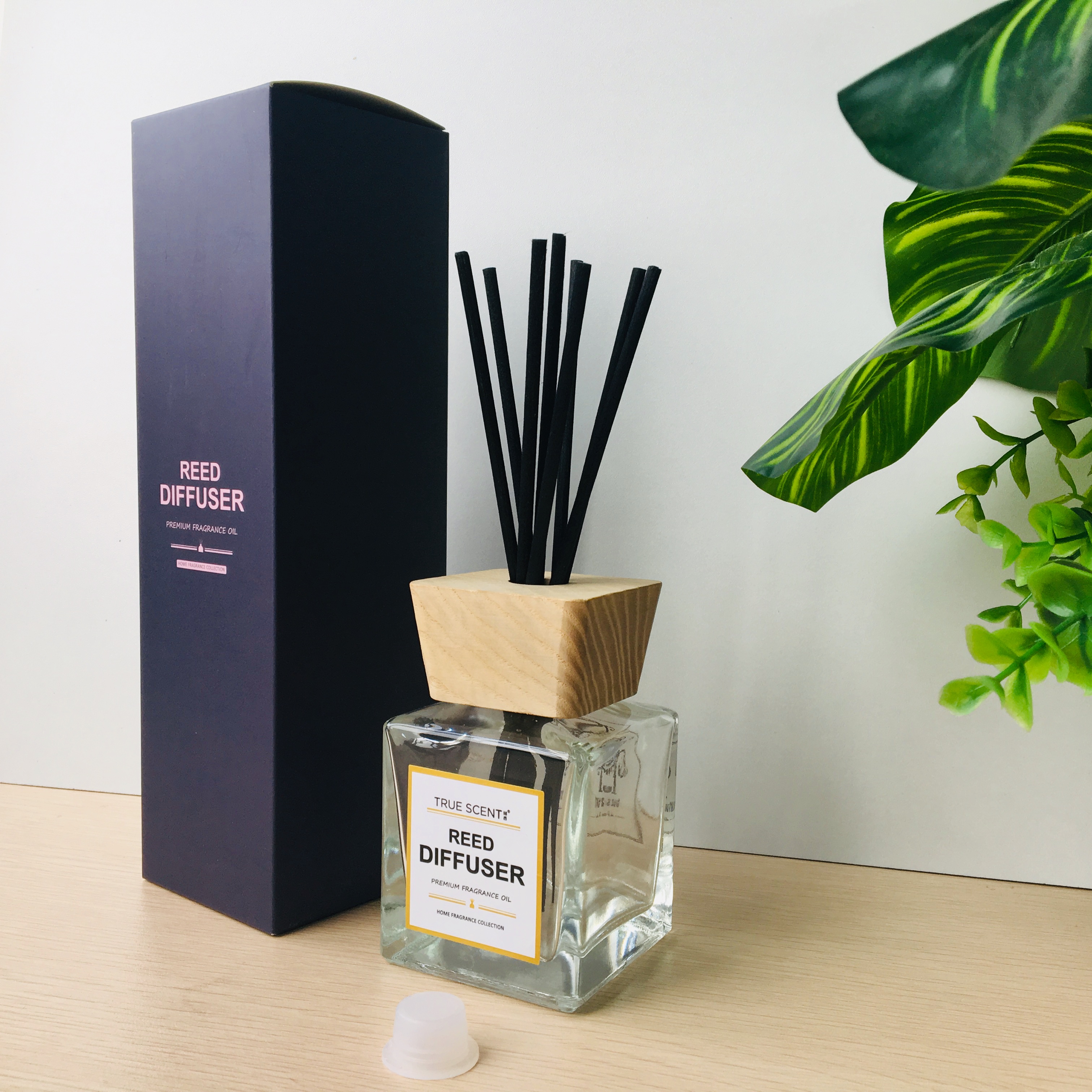wholesale private logo 150ml wooden top clear rattan reed diffuser bottle with gift box for home fragrance and hotel air fresh