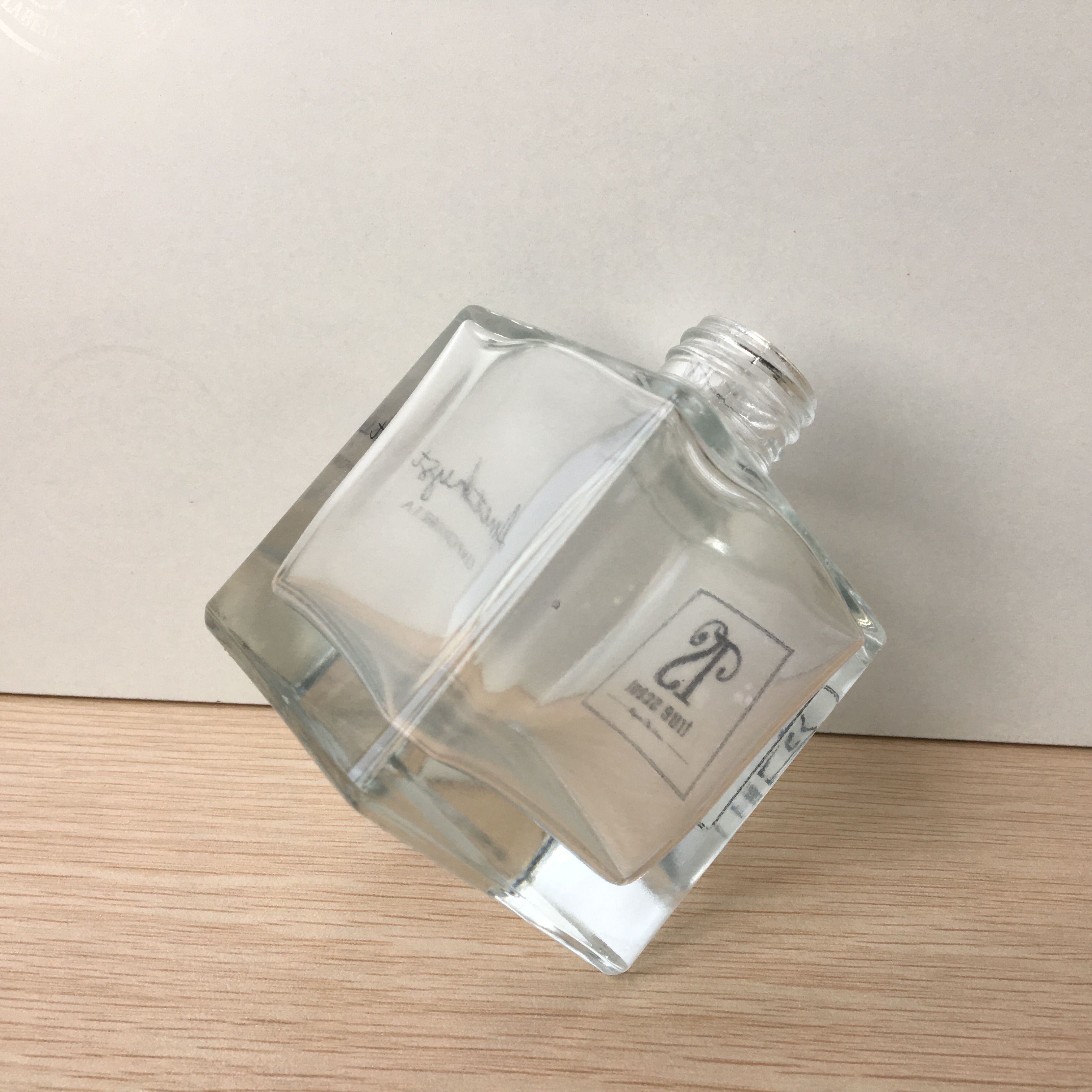 wholesale private logo clear square rattan reed diffuser 200ml Glass bottle with gift box for home