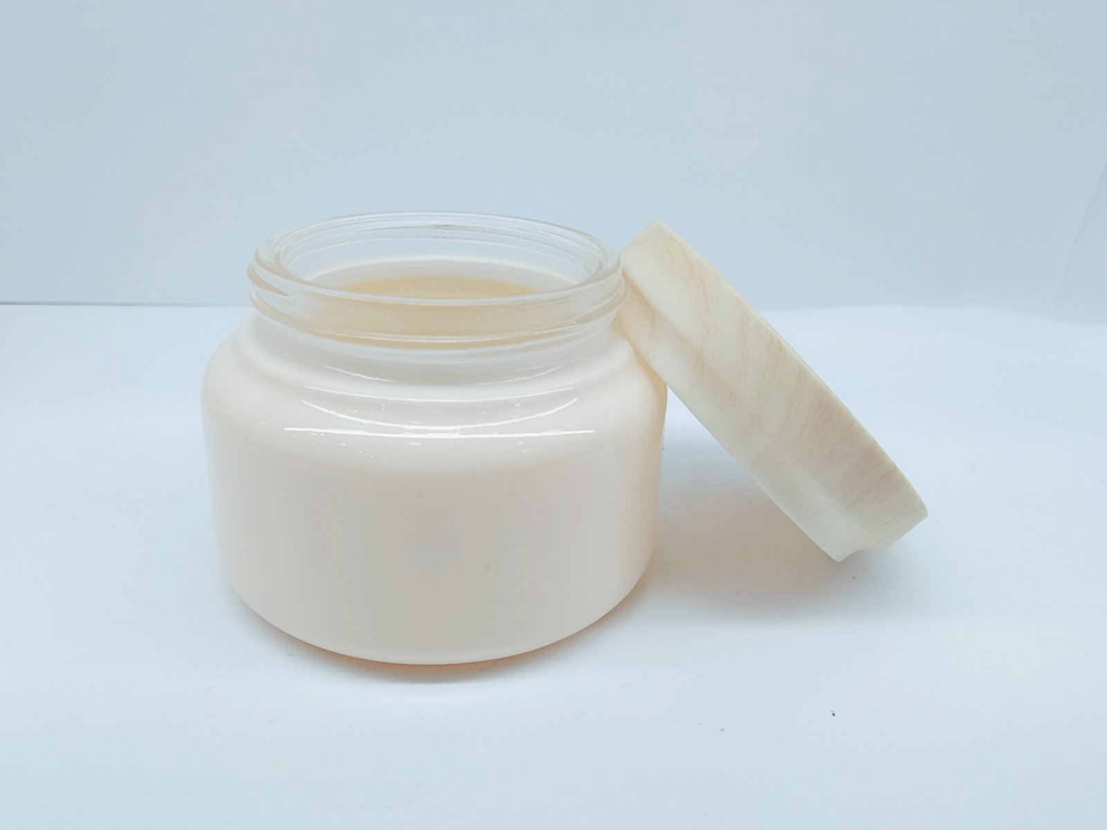 wholesale round shaped bamboo cap emulsion cream glass bottle